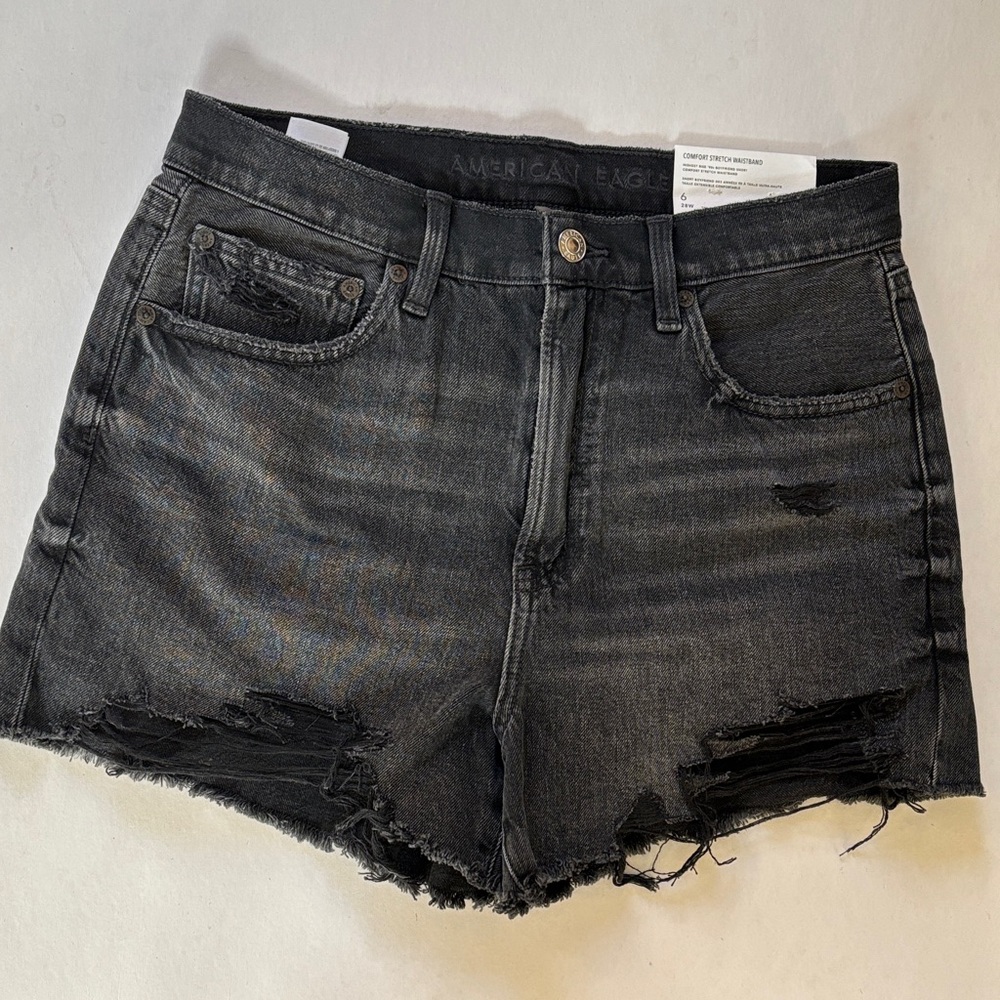 New American Eagle sz 6 black denim distressed highest rise 90s boyfriend short